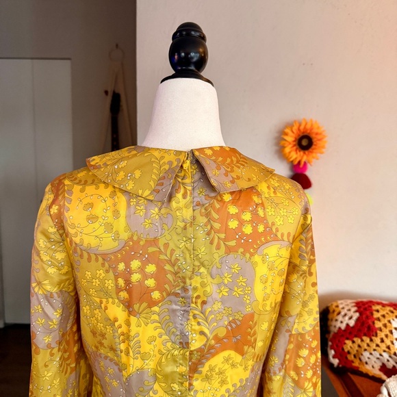 Vintage 60s Floral Women's Dress - Picture 4 of 10